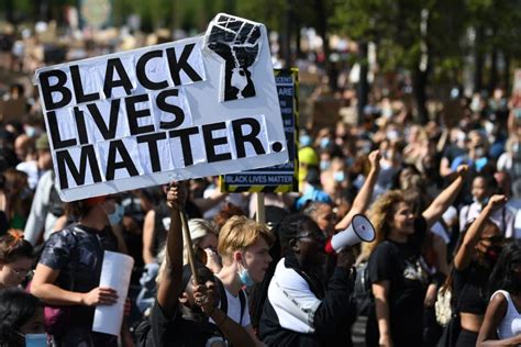  การปราท้วง Black Lives Matter: แนวรบต่อสู้เพื่อความยุติธรรมทางเชื้อชาติในสหรัฐอเมริกา